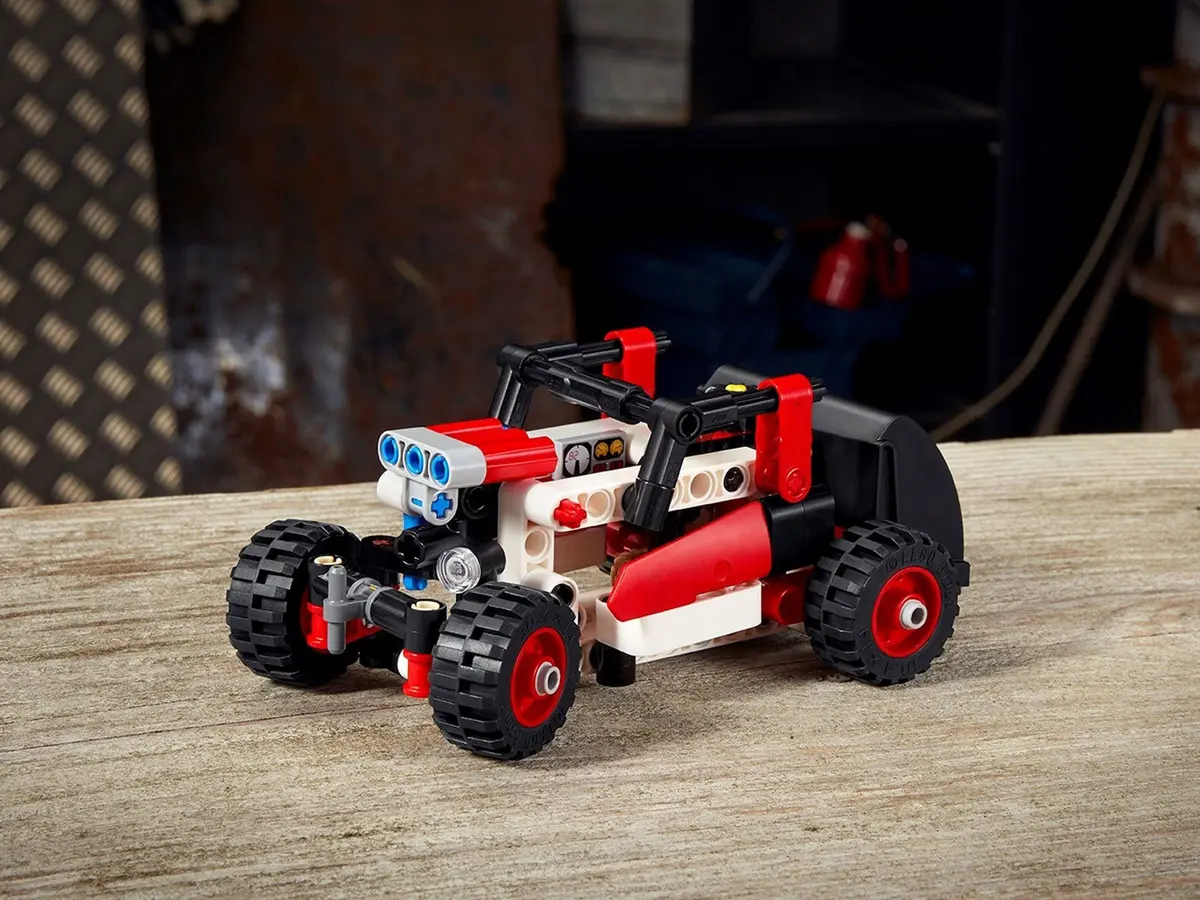 LEGO Technic 42116 Skid Steer Loader set, image 4