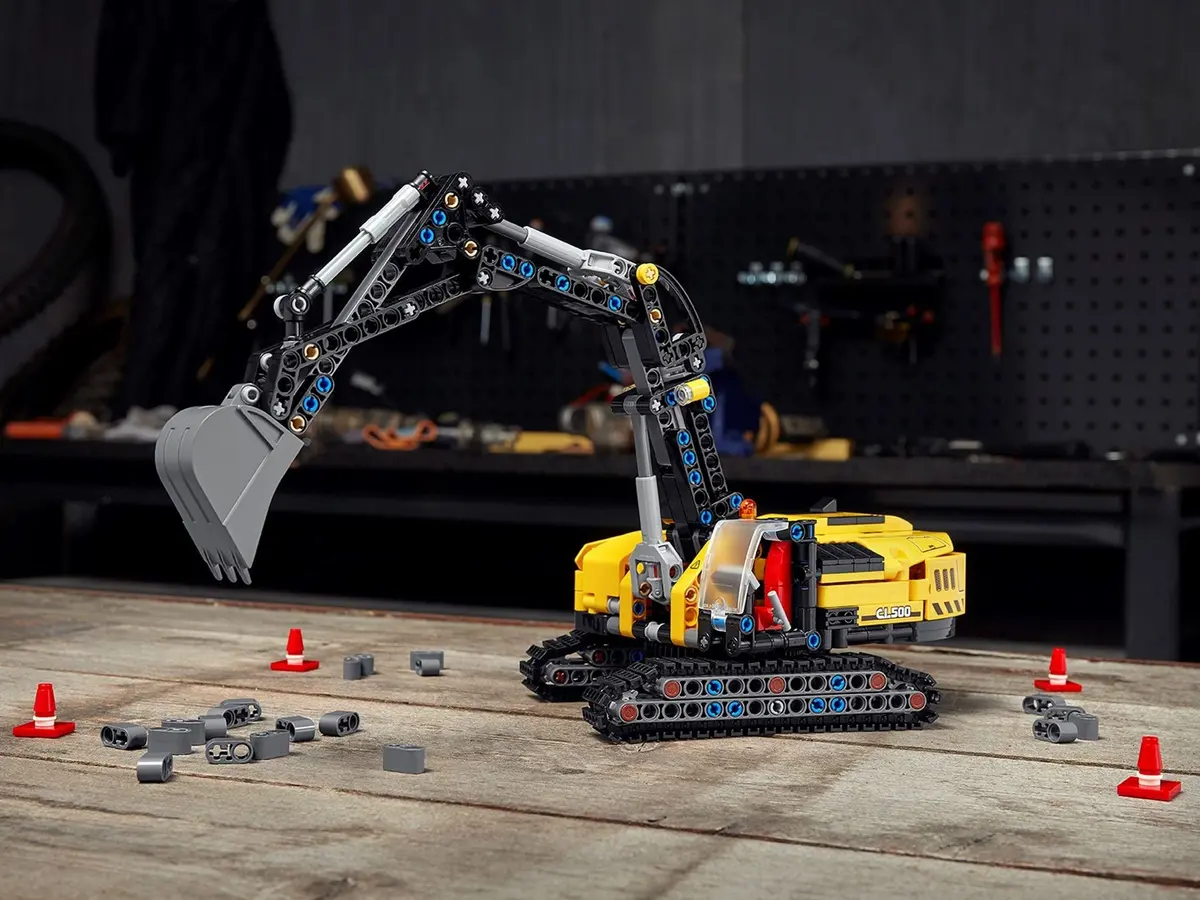 LEGO Technic 42121 Heavy Duty Excavator set, image 5
