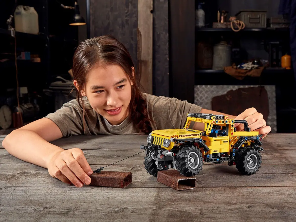 LEGO Technic 42122 Jeep Wrangler set, image 4