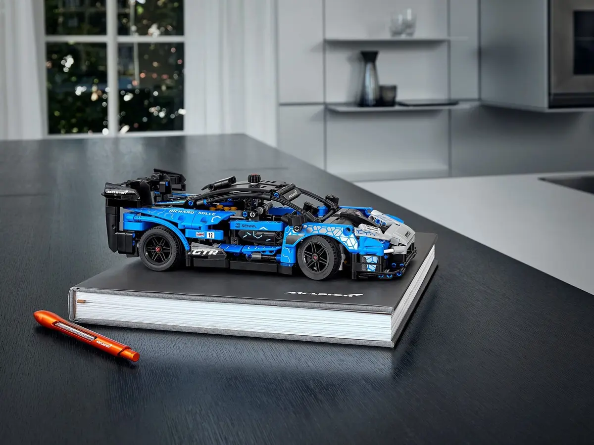 LEGO Technic 42123 McLaren Senna GTR set, image 7