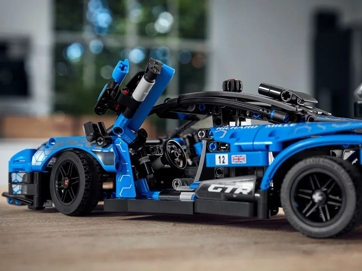 LEGO Technic 42123 McLaren Senna GTR set, image 6