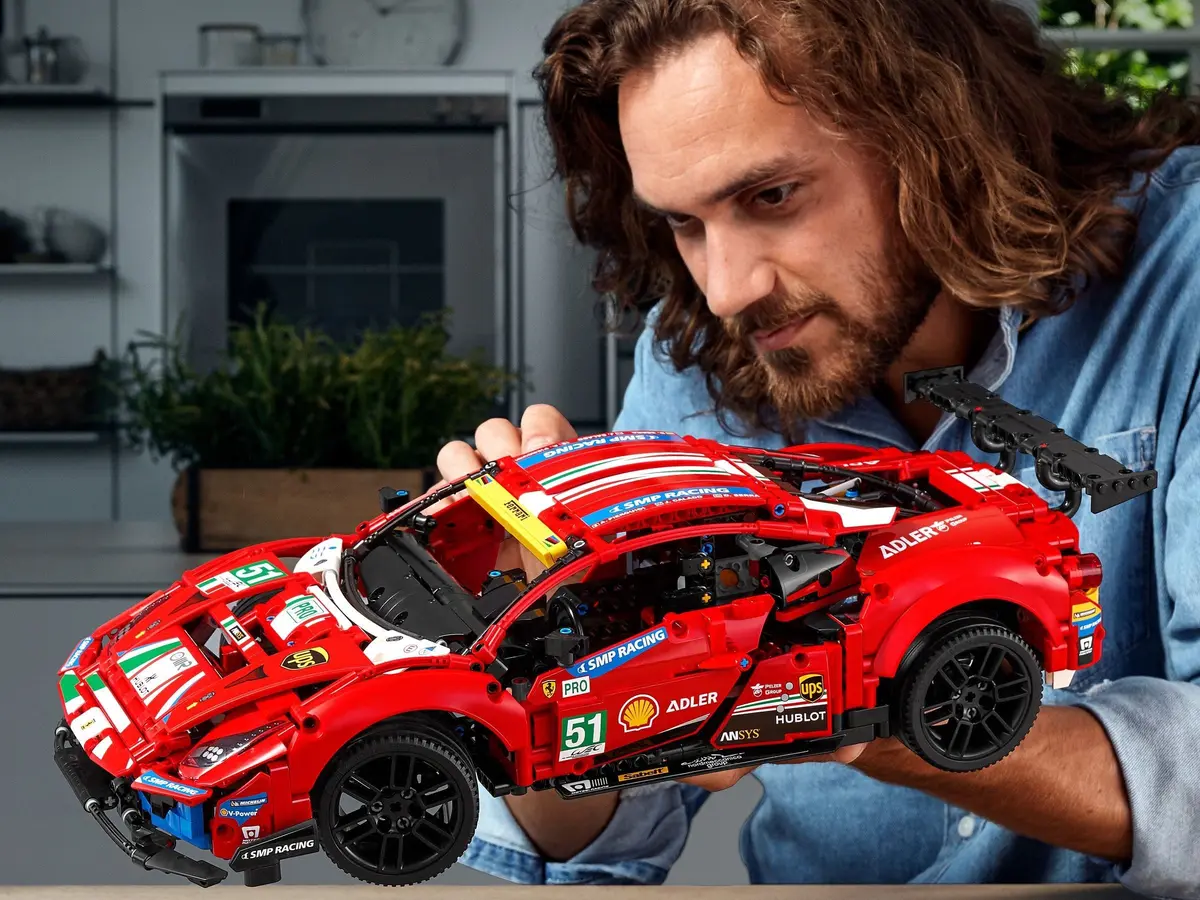 LEGO Technic 42125 Ferrari 488 GTE 'AF Corse #51' set, image 8