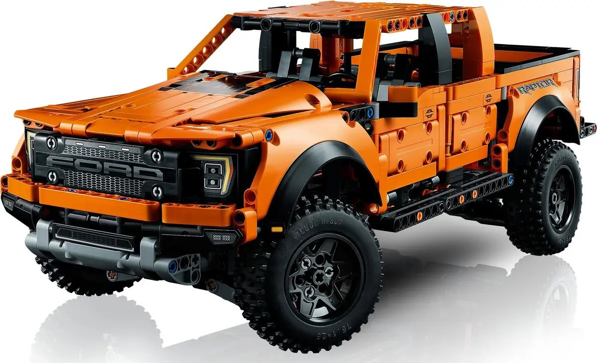 LEGO Technic 42126 Ford F-150 Raptor set, image 3