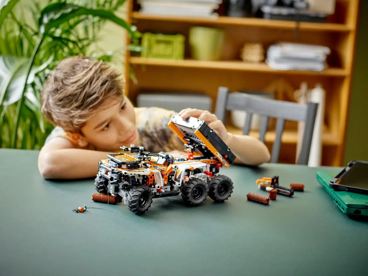 LEGO Technic 42139 All-Terrain Vehicle set, image 3