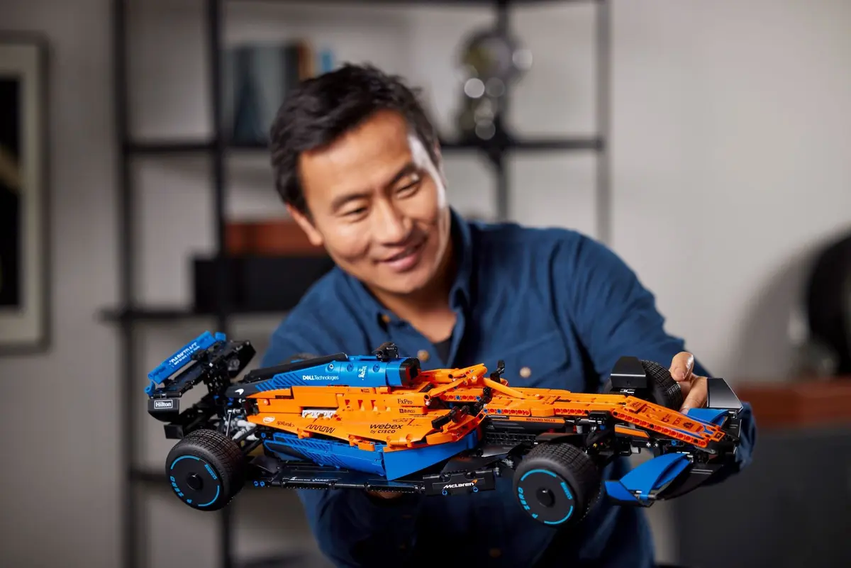 LEGO Technic 42141 McLaren Formula 1 Race Car set, image 7
