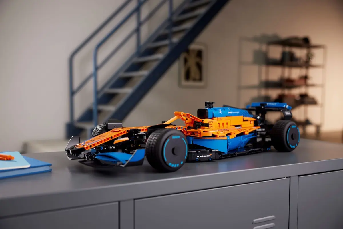 LEGO Technic 42141 McLaren Formula 1 Race Car set, image 8