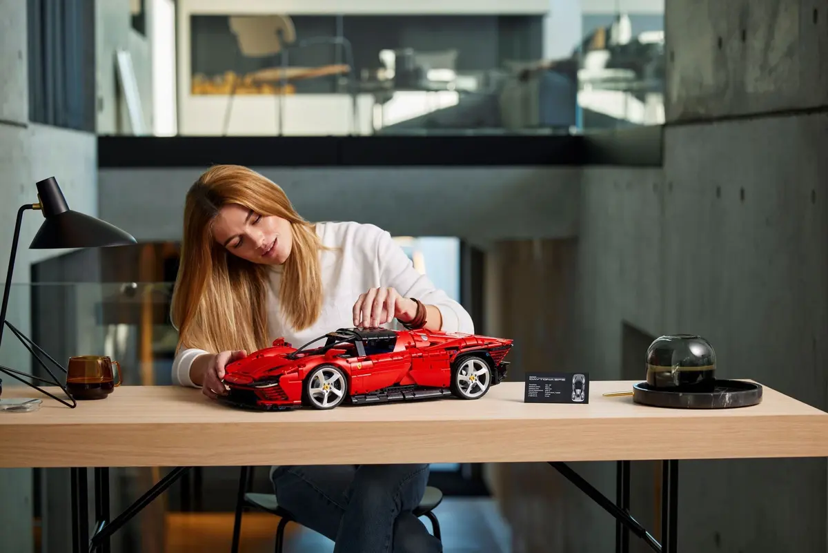 LEGO Technic 42143 Ferrari Daytona SP3 set, image 7