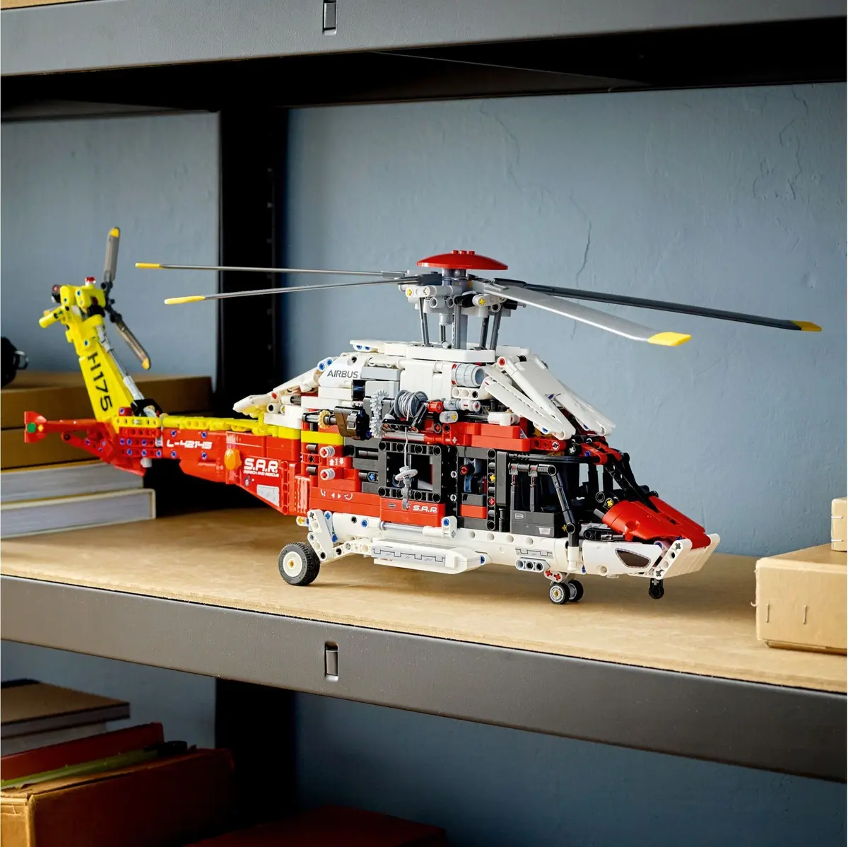 LEGO Technic 42145 Airbus H175 Rescue Helicopter set, image 10