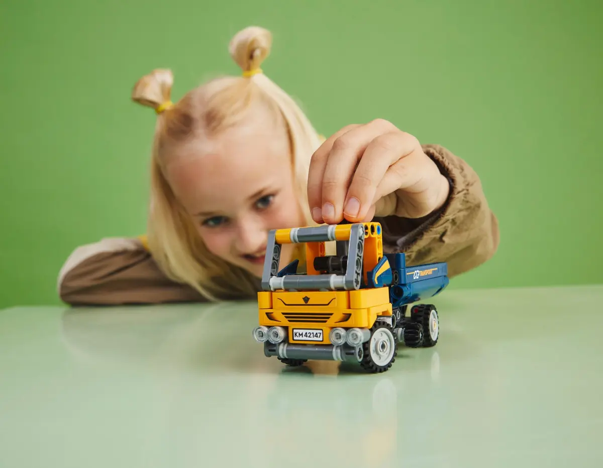 LEGO Technic 42147 Dump Truck set, image 7
