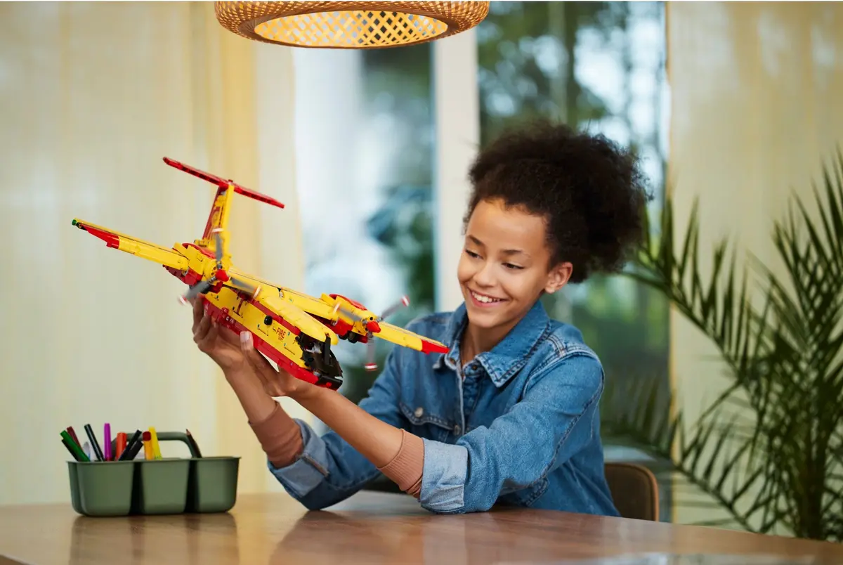 LEGO Technic 42152 Firefighter Aircraft set, image 11