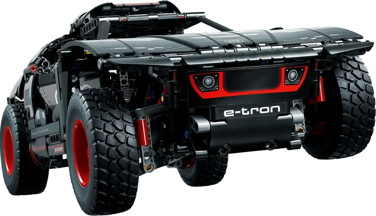 LEGO Technic 42160 Audi RS Q e-tron set, image 4