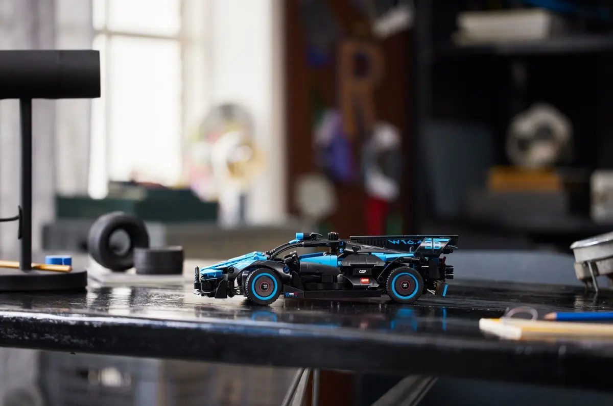 LEGO Technic 42162 Bugatti Bolide Agile Blue set, image 9