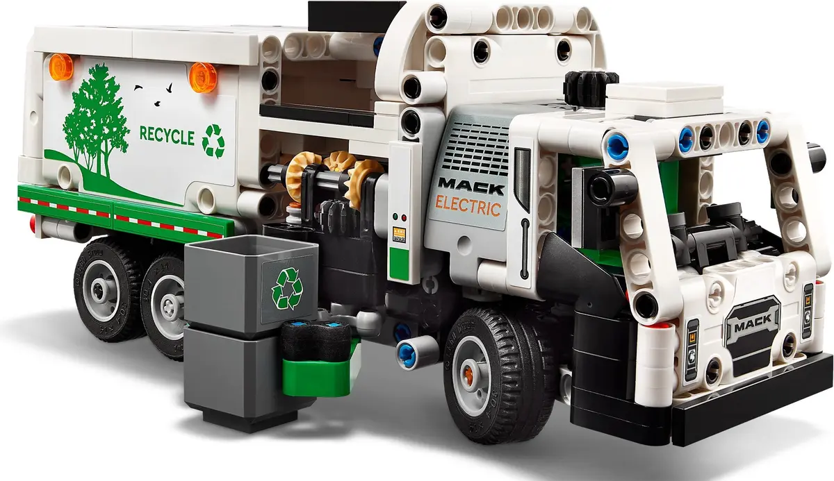 LEGO Technic 42167 Mack LR Electric Garbage Truck set, image 3