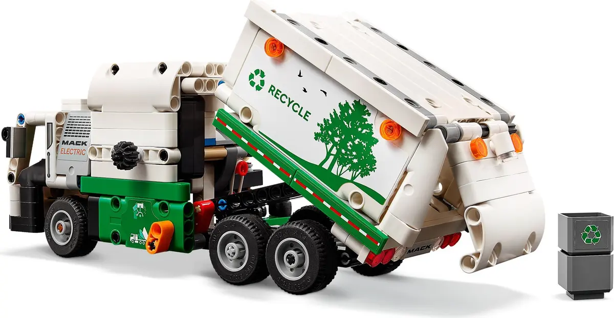 LEGO Technic 42167 Mack LR Electric Garbage Truck set, image 5