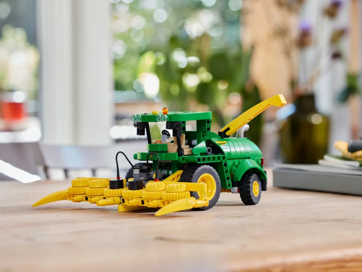LEGO Technic 42168 John Deere 9700 Forage Harvester set, image 8