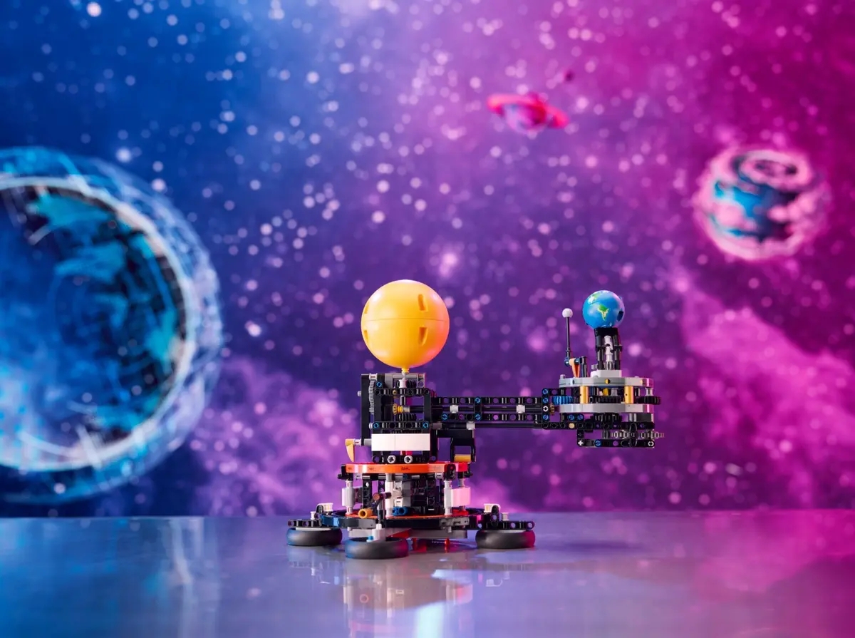 LEGO Technic 42179 Planet Earth and Moon in Orbit set, image 6