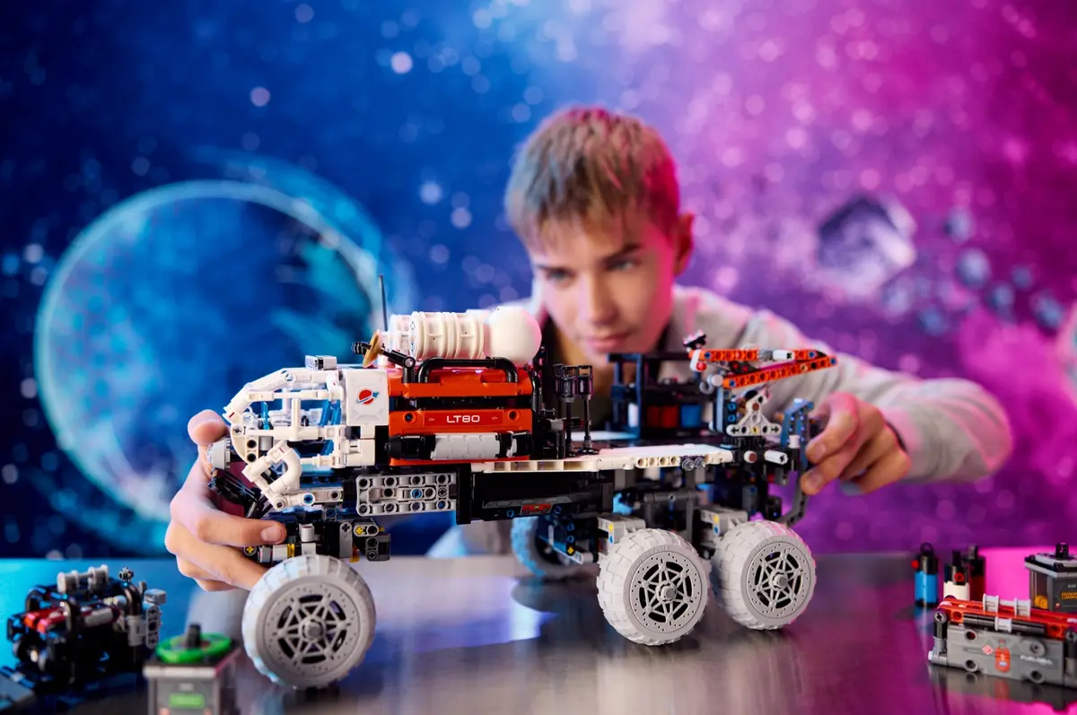 LEGO Technic 42180 Mars Crew Exploration Rover set, image 10