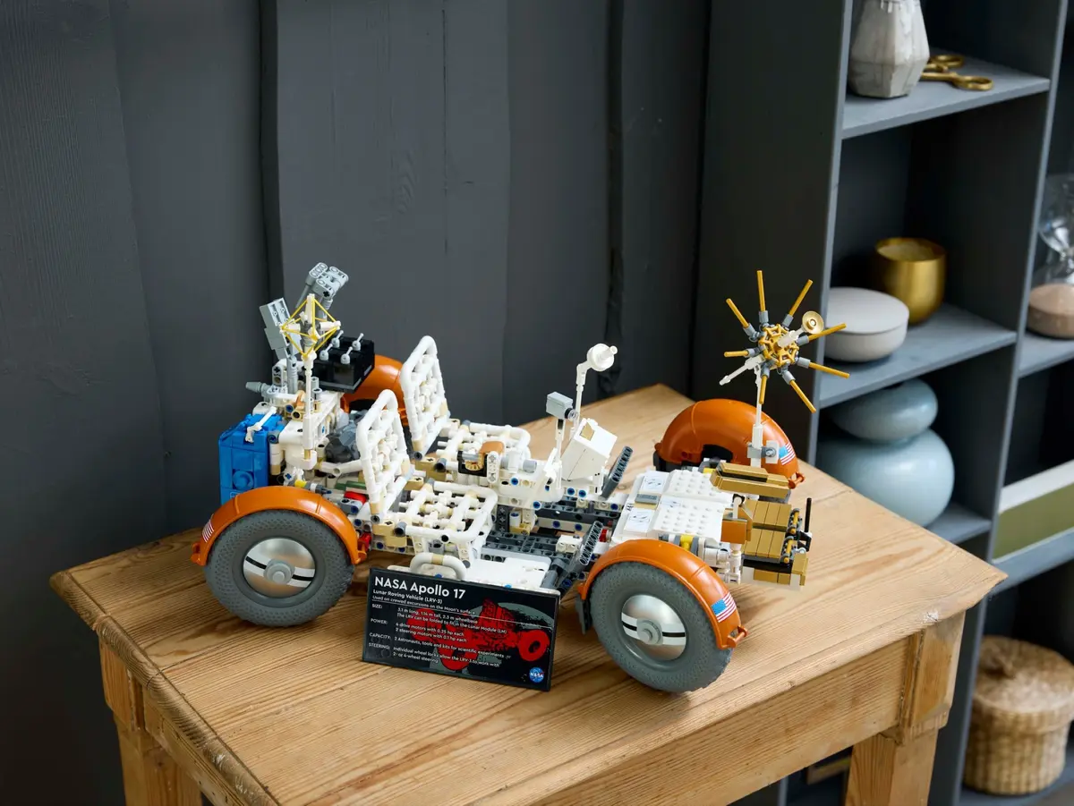 LEGO Technic 42182 NASA Apollo Lunar Roving Vehicle - LRV set, image 7