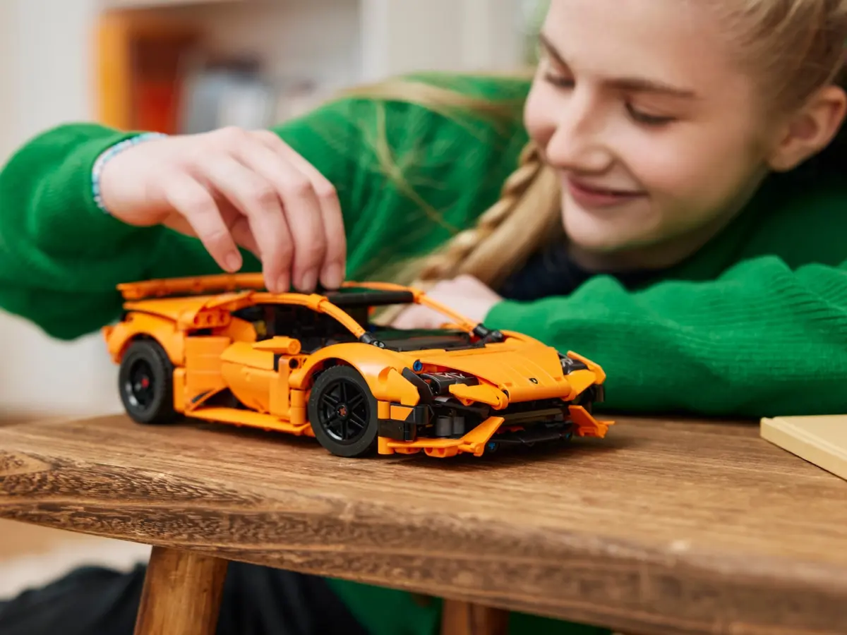 LEGO Technic 42196 Lamborghini Huracán Tecnica Orange set, image 9