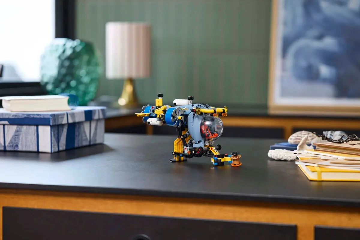 LEGO Technic 42201 Deep-Sea Research Submarine set, image 8