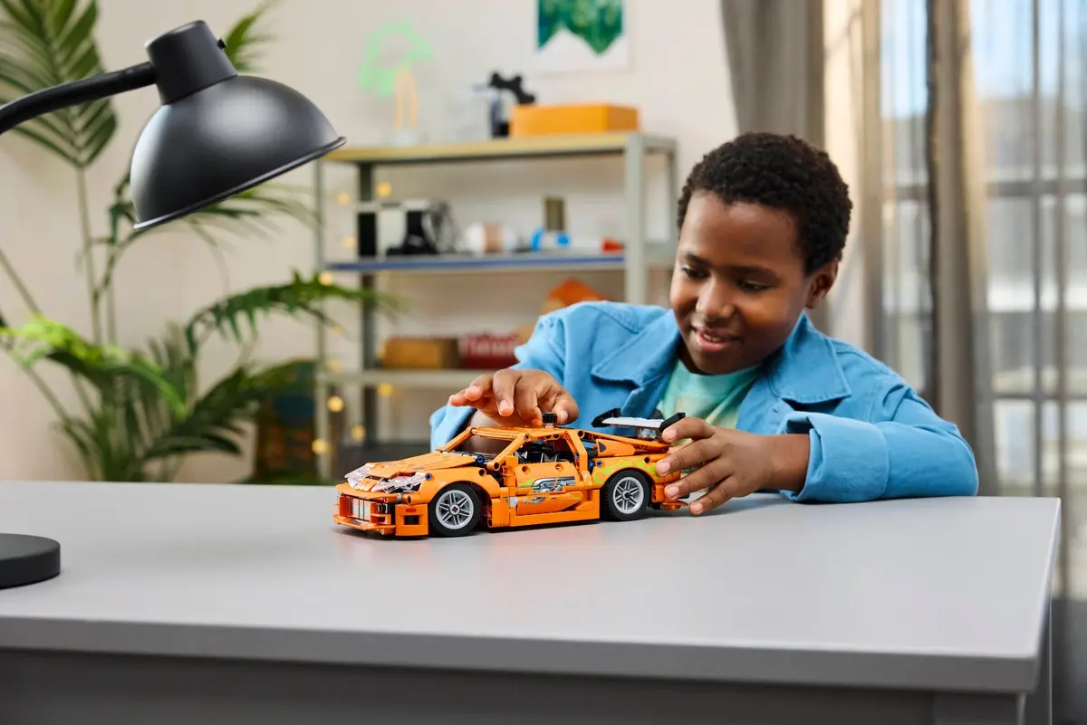 LEGO Technic 42204 Fast & Furious Toyota Supra MK4 set, image 7