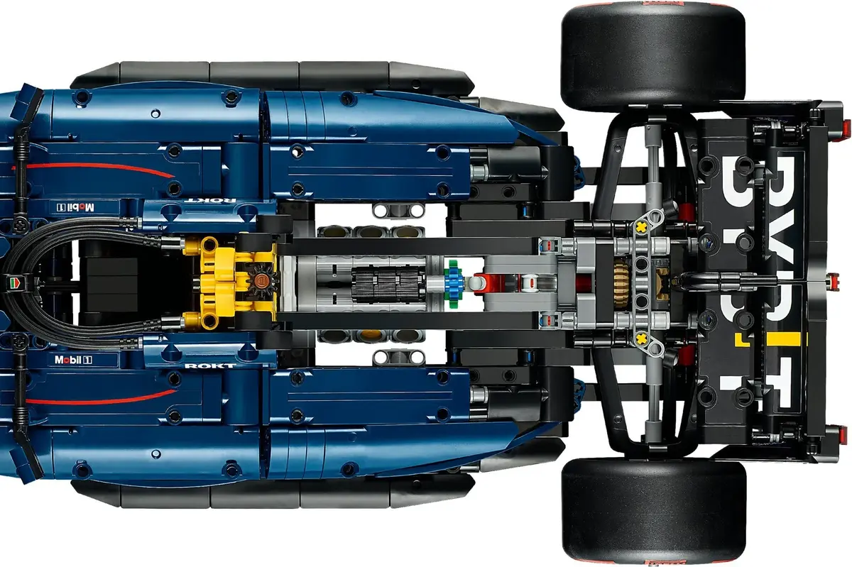 LEGO Technic 42206 Oracle Red Bull Racing RB20 F1 Car set, image 12