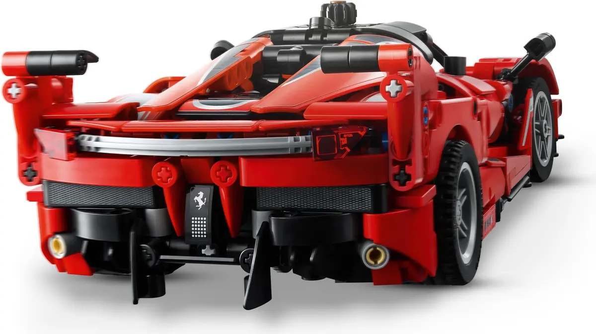 LEGO Technic 42212 Ferrari FXX K set, image 8