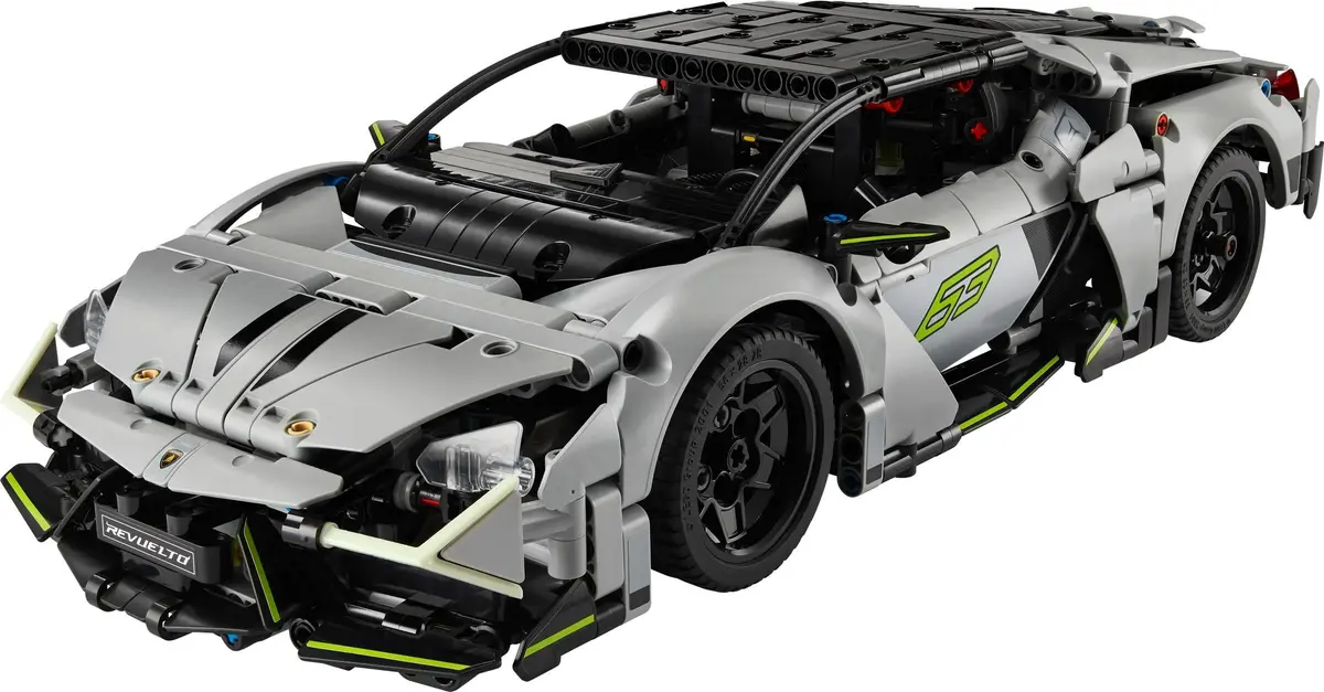 LEGO Technic 42214 Lamborghini Revuelto set