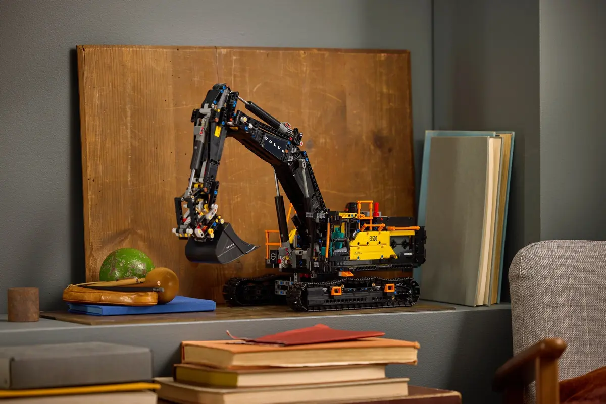 LEGO Technic 42215 Volvo EC500 Hybrid Excavator set, image 10