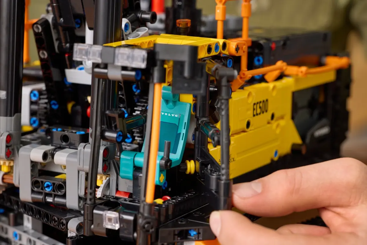 LEGO Technic 42215 Volvo EC500 Hybrid Excavator set, image 5