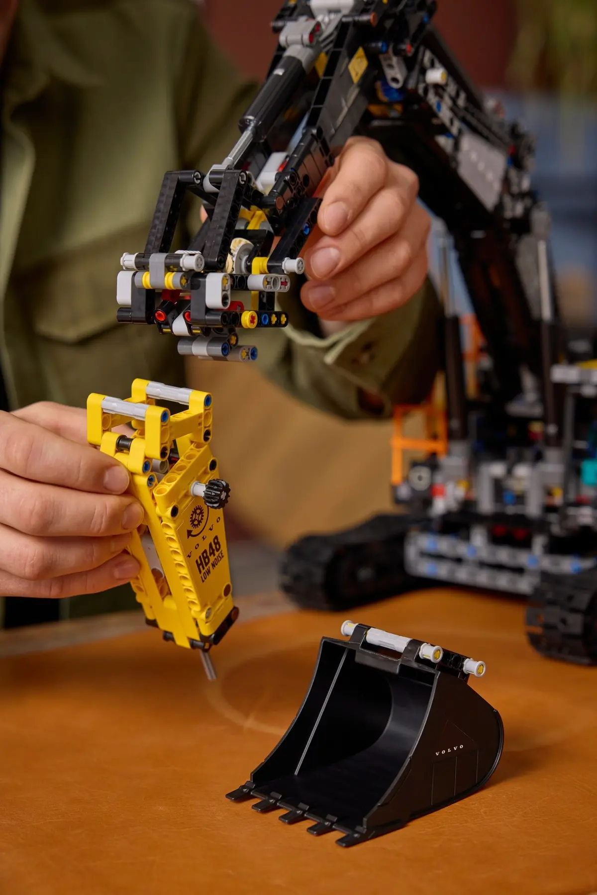 LEGO Technic 42215 Volvo EC500 Hybrid Excavator set, image 4