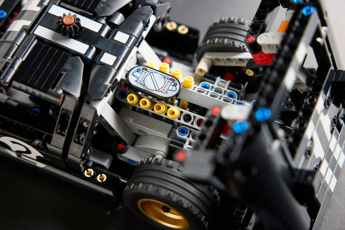 LEGO Technic 42223 1966 Ford GT40 MKII set, image 6