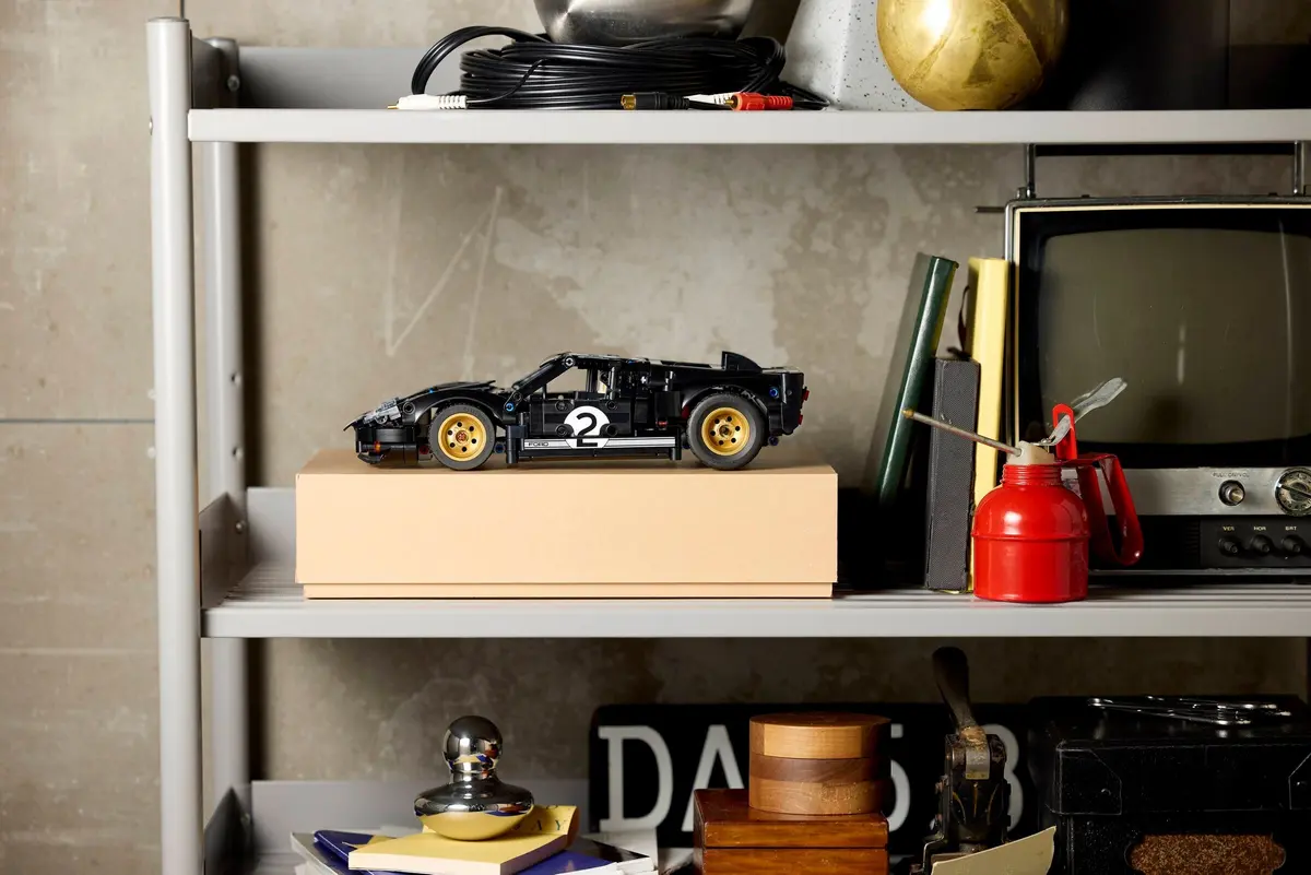 LEGO Technic 42223 1966 Ford GT40 MKII set, image 10