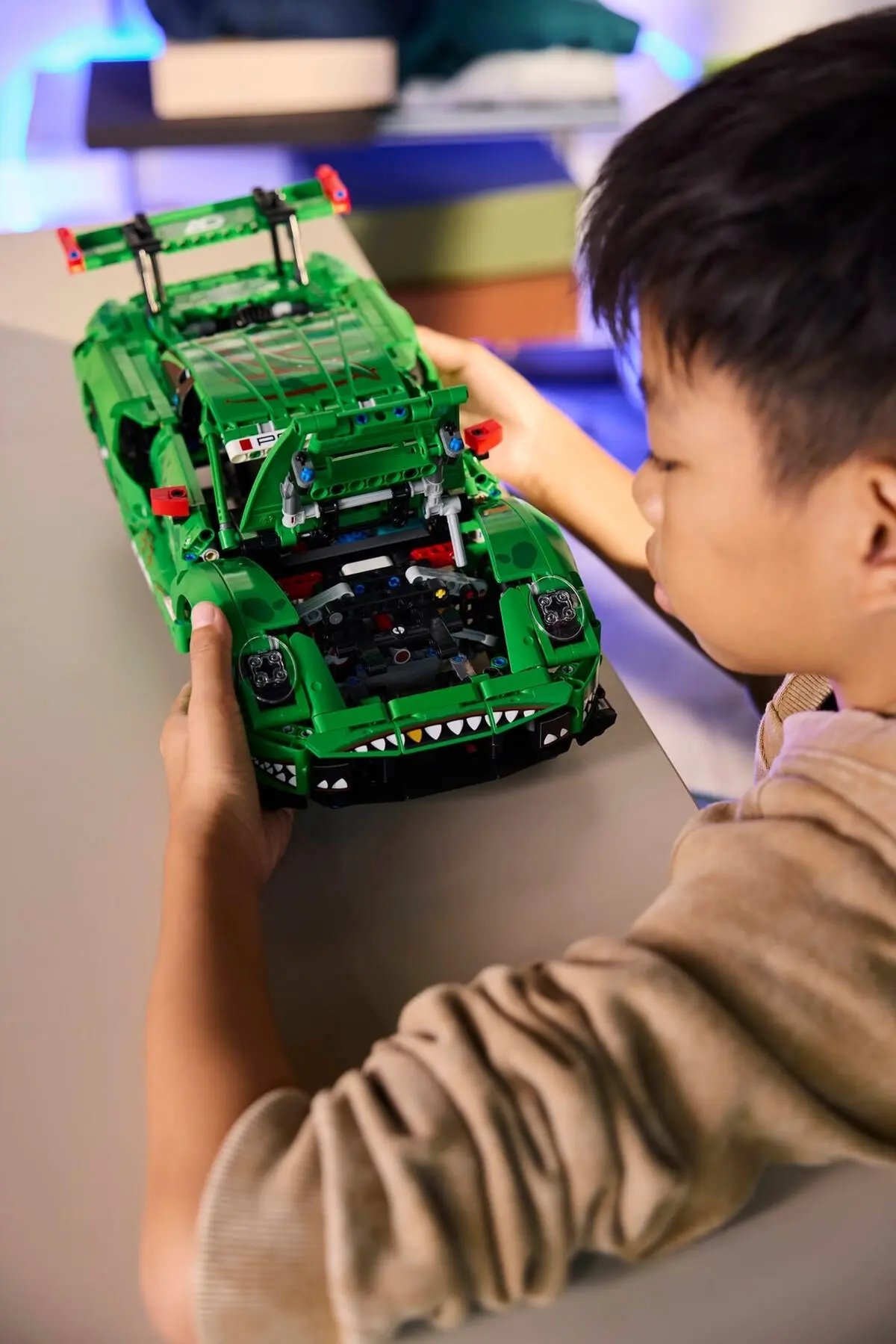 LEGO Technic 42224 Porsche 911 GT3 R REXY AO Racing set, image 5