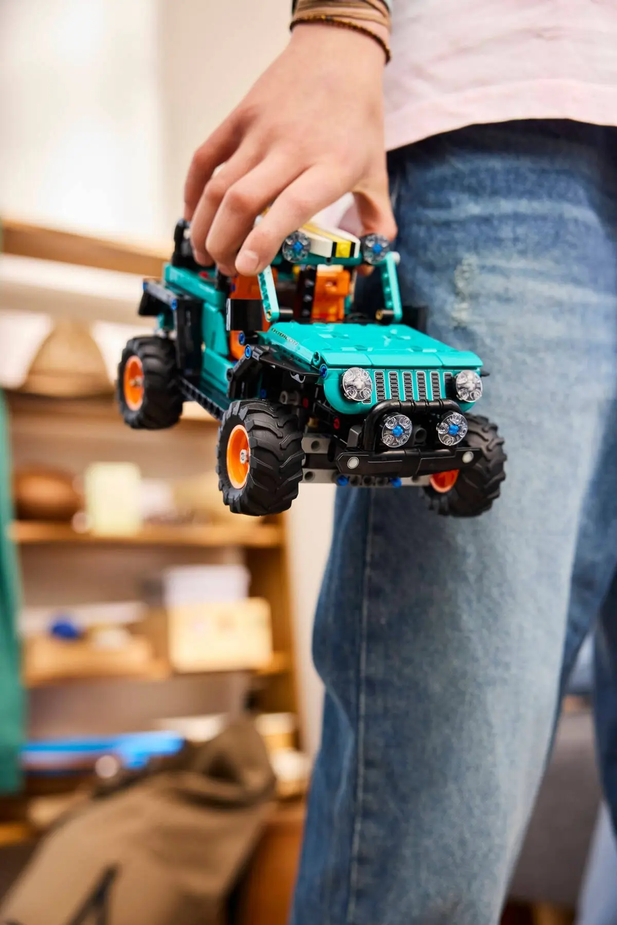LEGO Technic 42227 Jeep Wrangler Rubicon set, image 6
