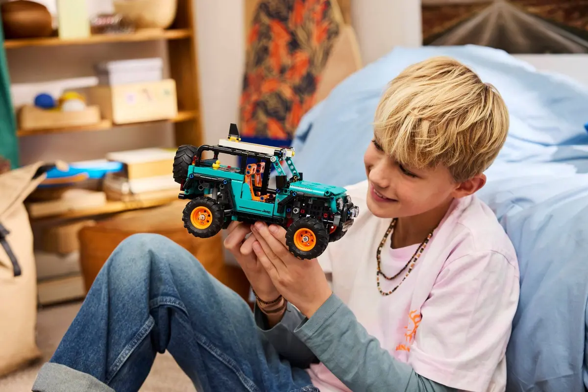 LEGO Technic 42227 Jeep Wrangler Rubicon set, image 7
