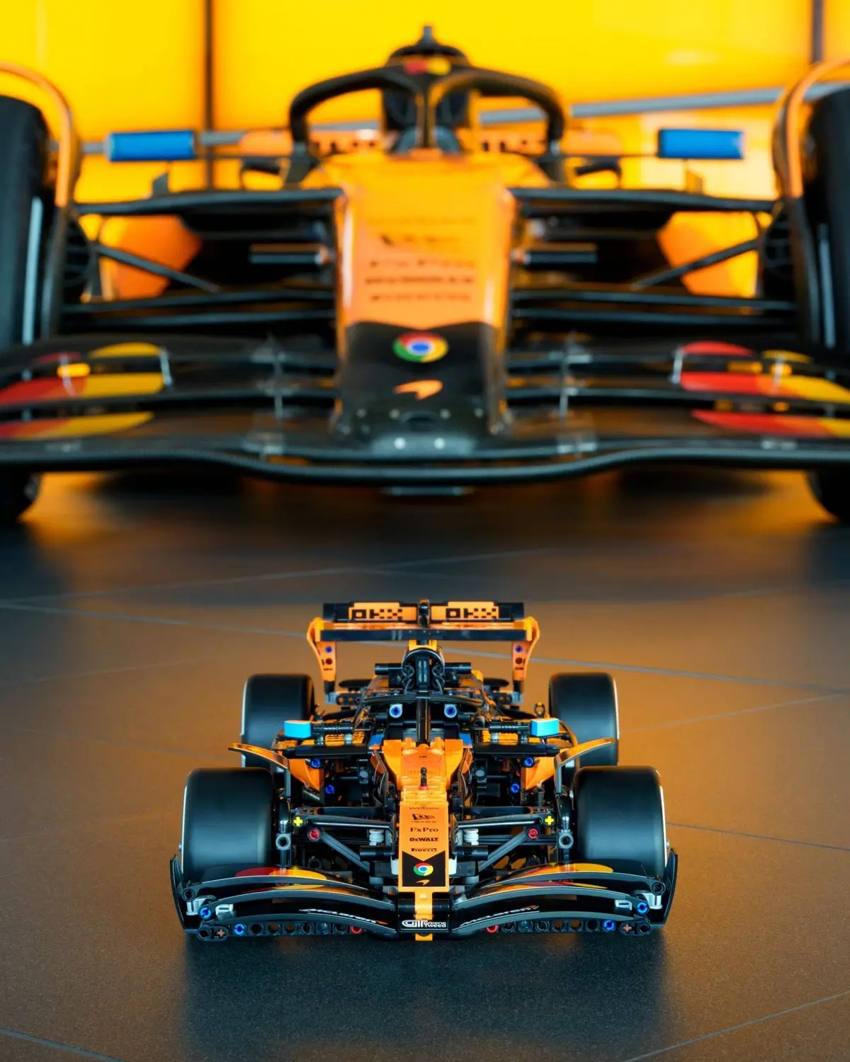 LEGO Technic 42228 McLaren F1 Team MCL39 set, image 4