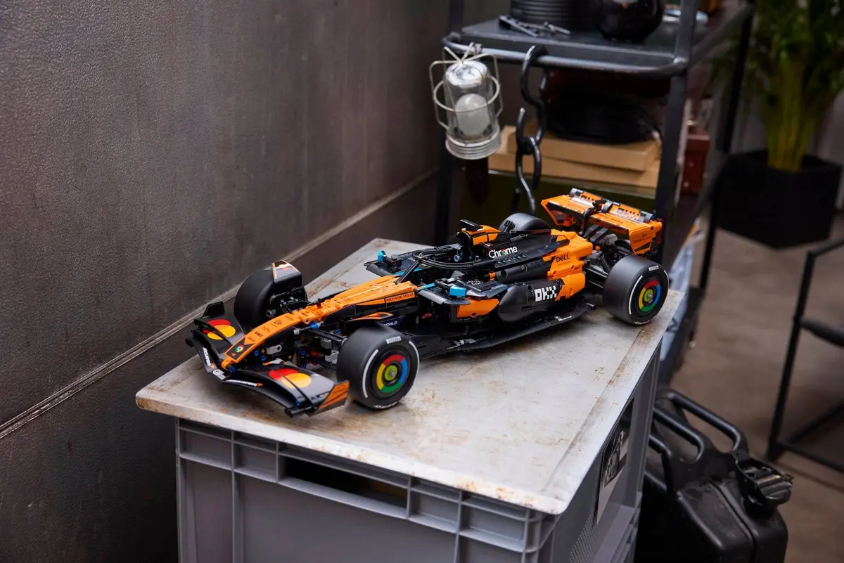LEGO Technic 42228 McLaren F1 Team MCL39 set, image 15