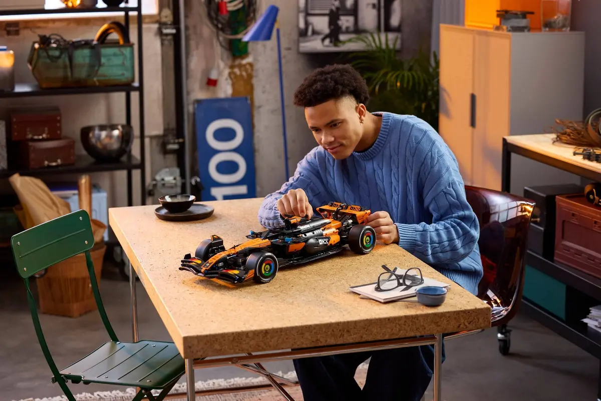 LEGO Technic 42228 McLaren F1 Team MCL39 set, image 12