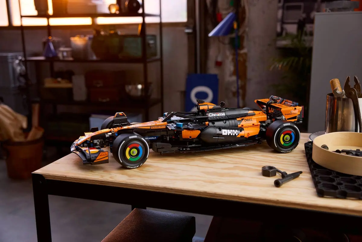 LEGO Technic 42228 McLaren F1 Team MCL39 set, image 13