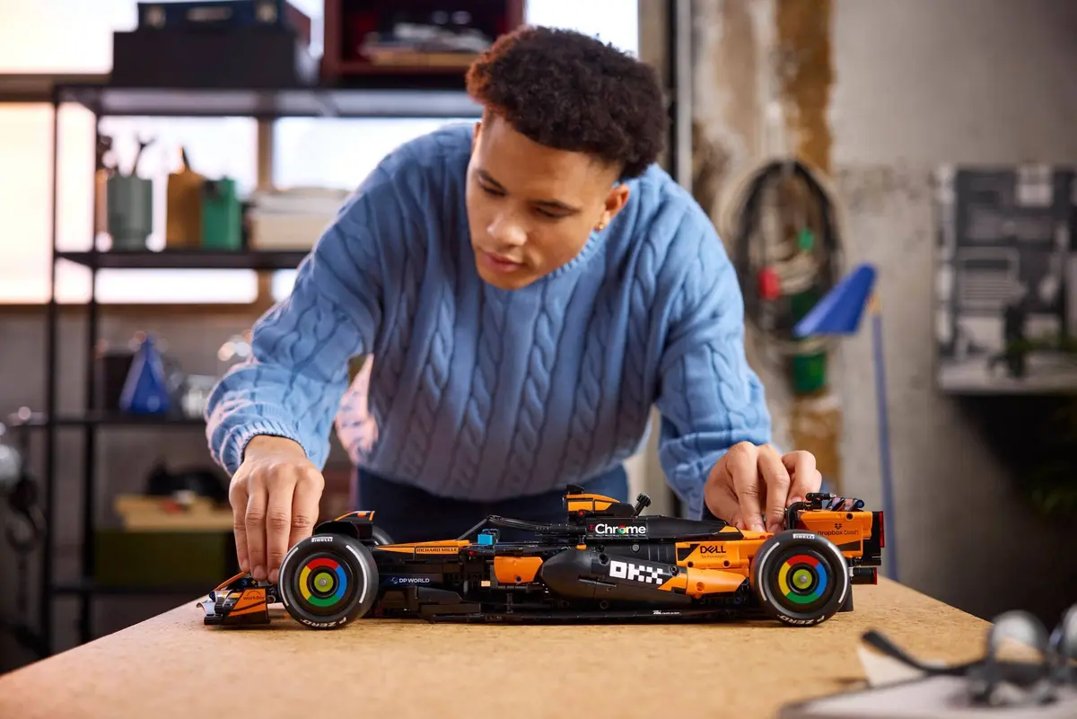 LEGO Technic 42228 McLaren F1 Team MCL39 set, image 7