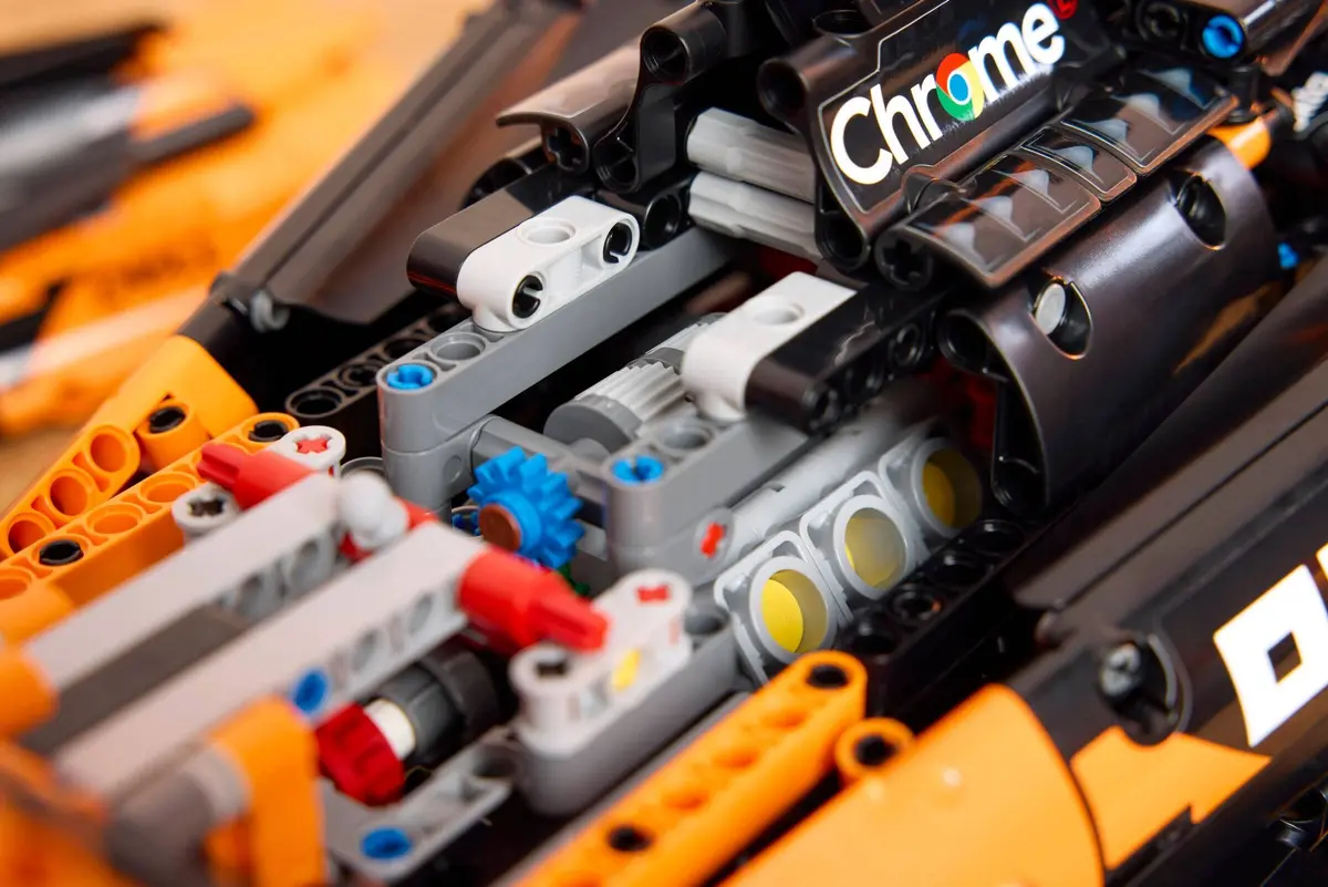 LEGO Technic 42228 McLaren F1 Team MCL39 set, image 8