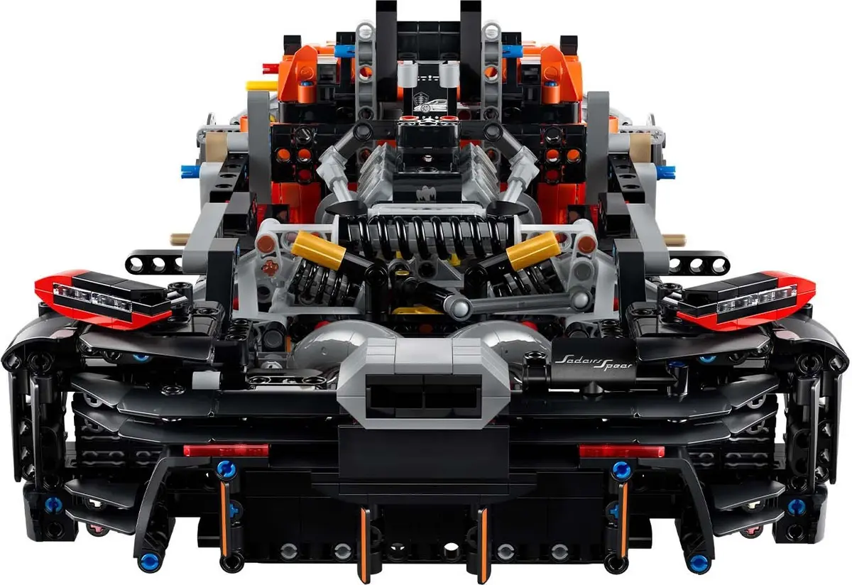 LEGO Technic 42232 Koenigsegg Sadair's Spear Megacar set, image 28