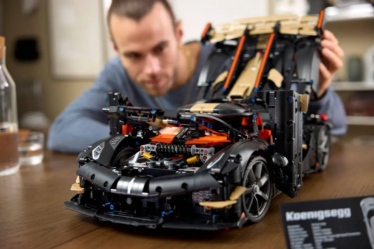 LEGO Technic 42232 Koenigsegg Sadair's Spear Megacar set, image 11