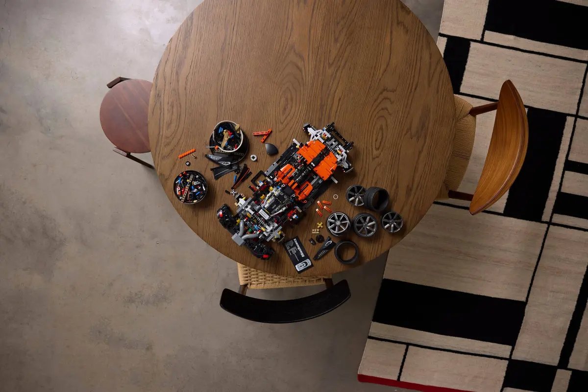 LEGO Technic 42232 Koenigsegg Sadair's Spear Megacar set, image 7