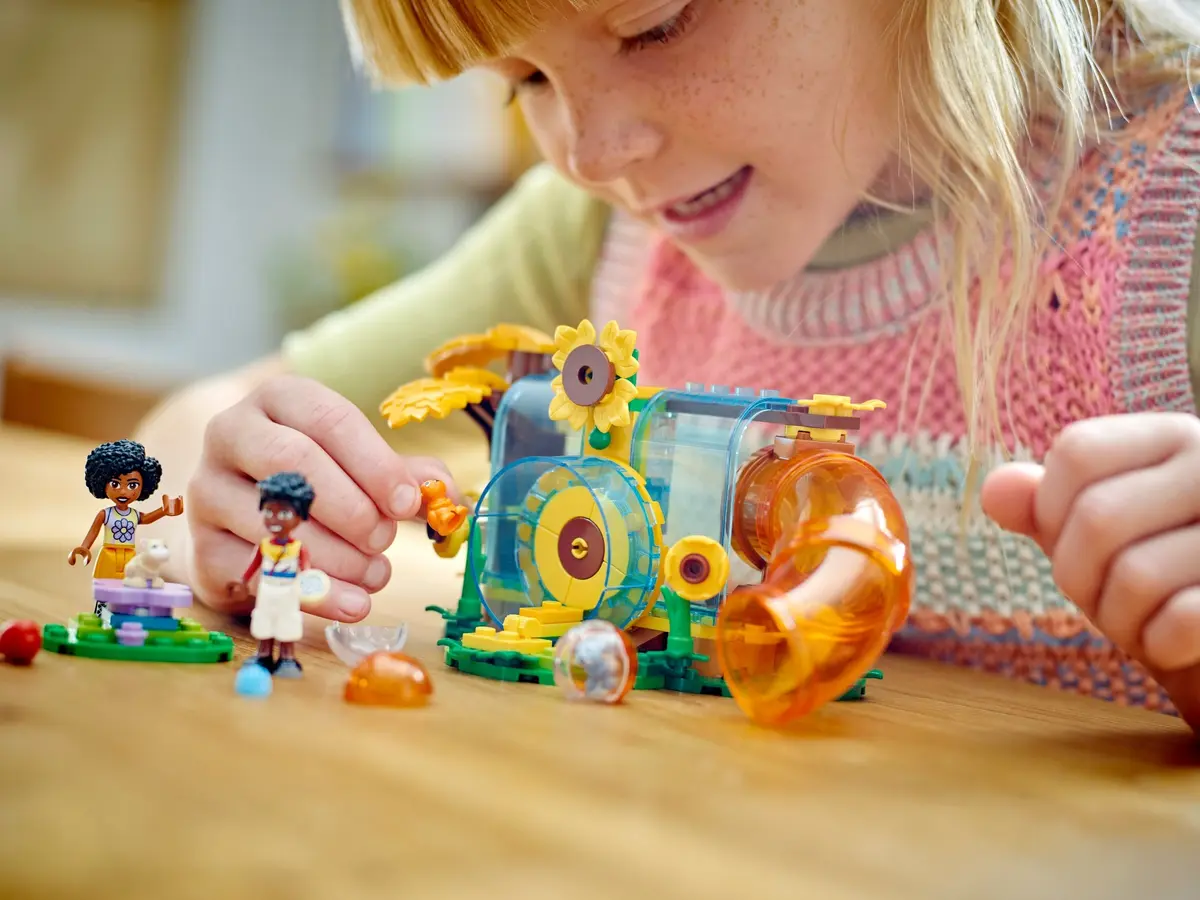 LEGO Friends 42601 Hamster Playground set, image 4
