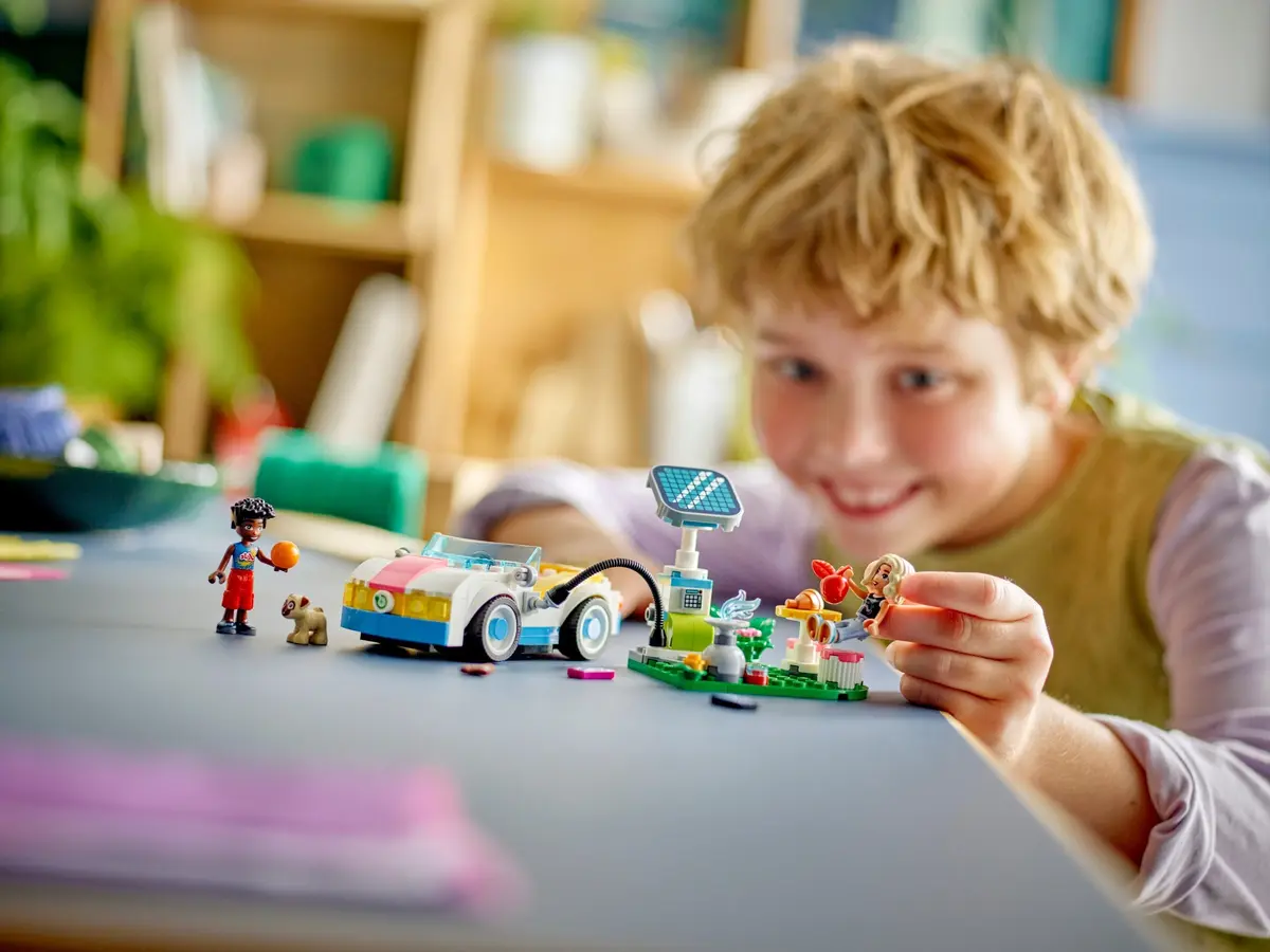 LEGO Friends 42609 Electric Car and Charger set, image 4