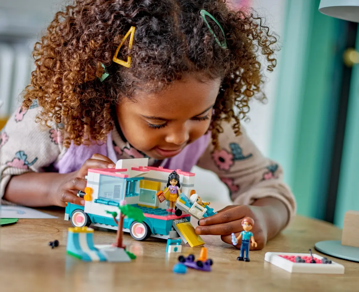 LEGO Friends 42613 Heartlake City Hospital Ambulance set, image 7