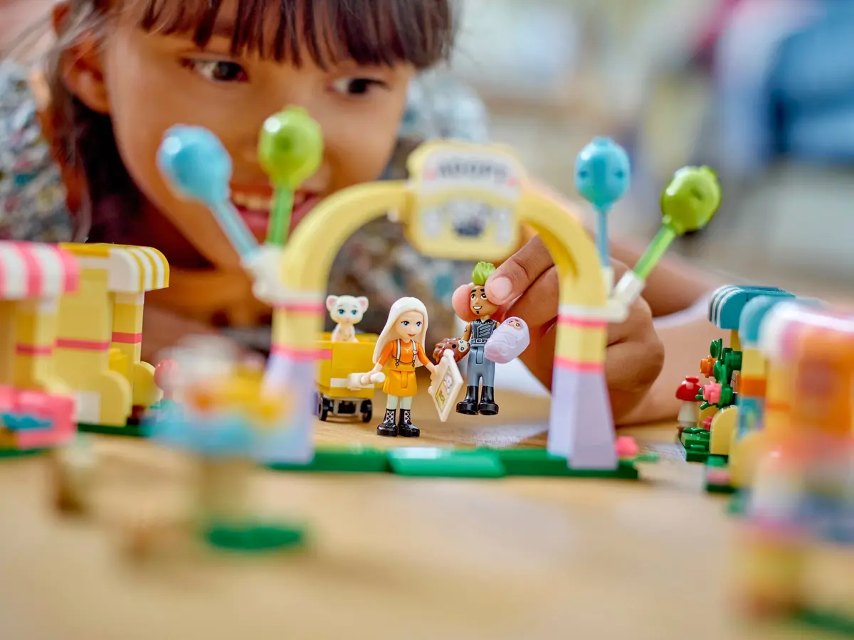 LEGO Friends 42615 Pet Adoption Day set, image 9