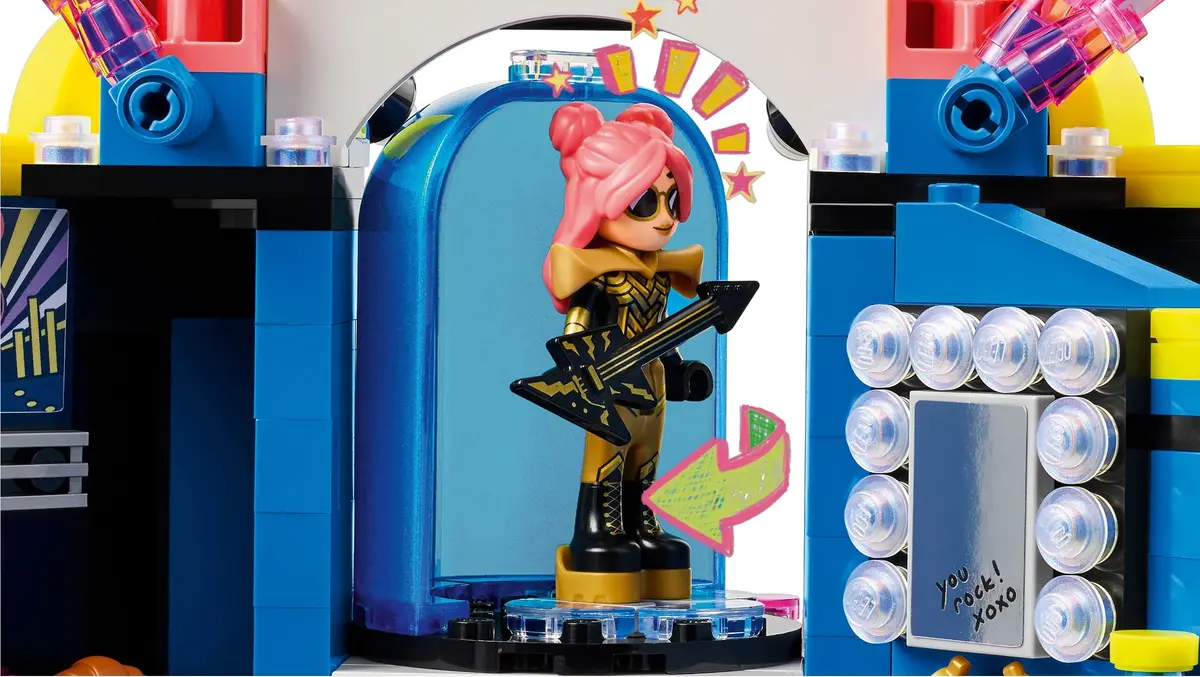 LEGO Friends 42616 Heartlake City Music Talent Show set, image 3
